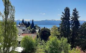 Hermoso departamento con vista al lago y cochera